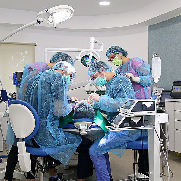 Chirurgie dentară Iași