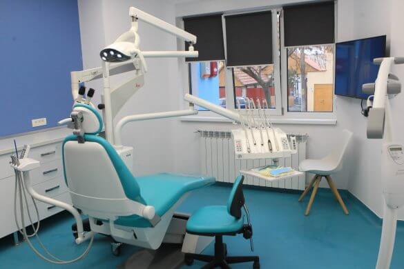 Cabinet din clinica stomatologică Dr. Leahu Timișoara complet dotat cu aparatură dentară