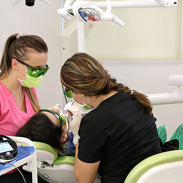 Tratament parodontal Iași