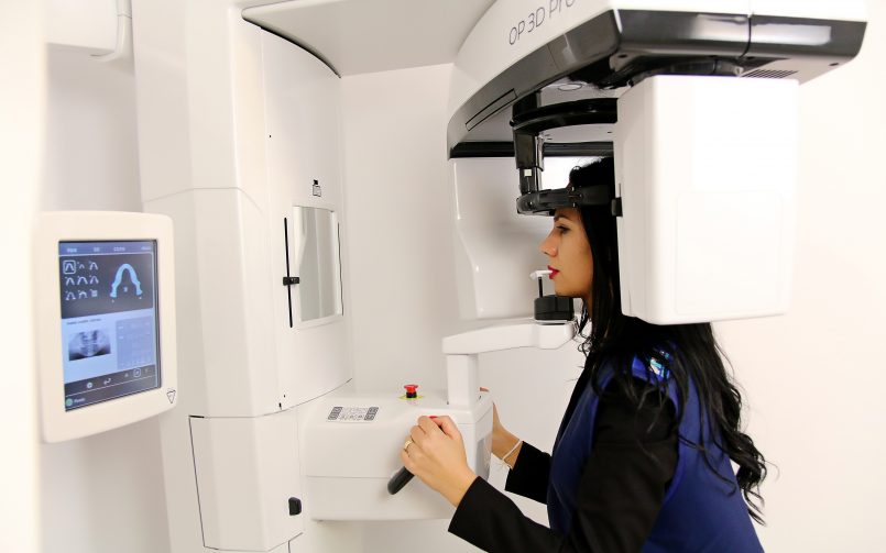 Radiografia dentară în timpul sarcinii se realizează cu echipament de protecție.