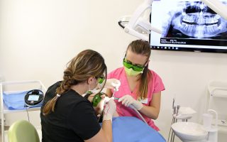 Cât de important este să tratăm la timp boala parodontală