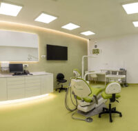 Cabinet stomatologic Ploiesti - Clinicile Dr. Leahu - decor verde si aparatura