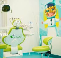 Scaun stomatologic pentru copii din Clinica dentară Dr. Leahu Galati
