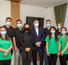 Echipa medici stomatologi asistenti medicali Clinicile Dentare Dr. Leahu Brasov (2)